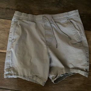 Hollister Mens 7” Jogger Shorts.